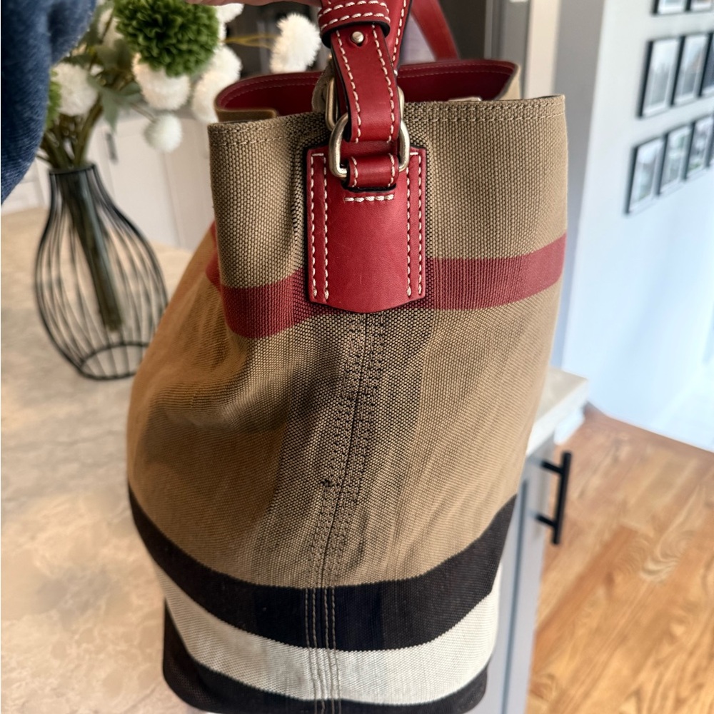 Burberry Ashby Medium Canvas Check Hobo Bag. - Picture 9 of 13